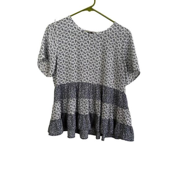 Paper Crane Womens Tiered Floral Top Green boho Blouse Medium M - Picture 3 of 7